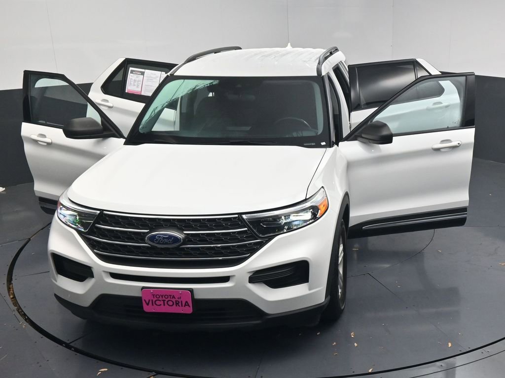 Used 2024 Ford Explorer XLT image 31