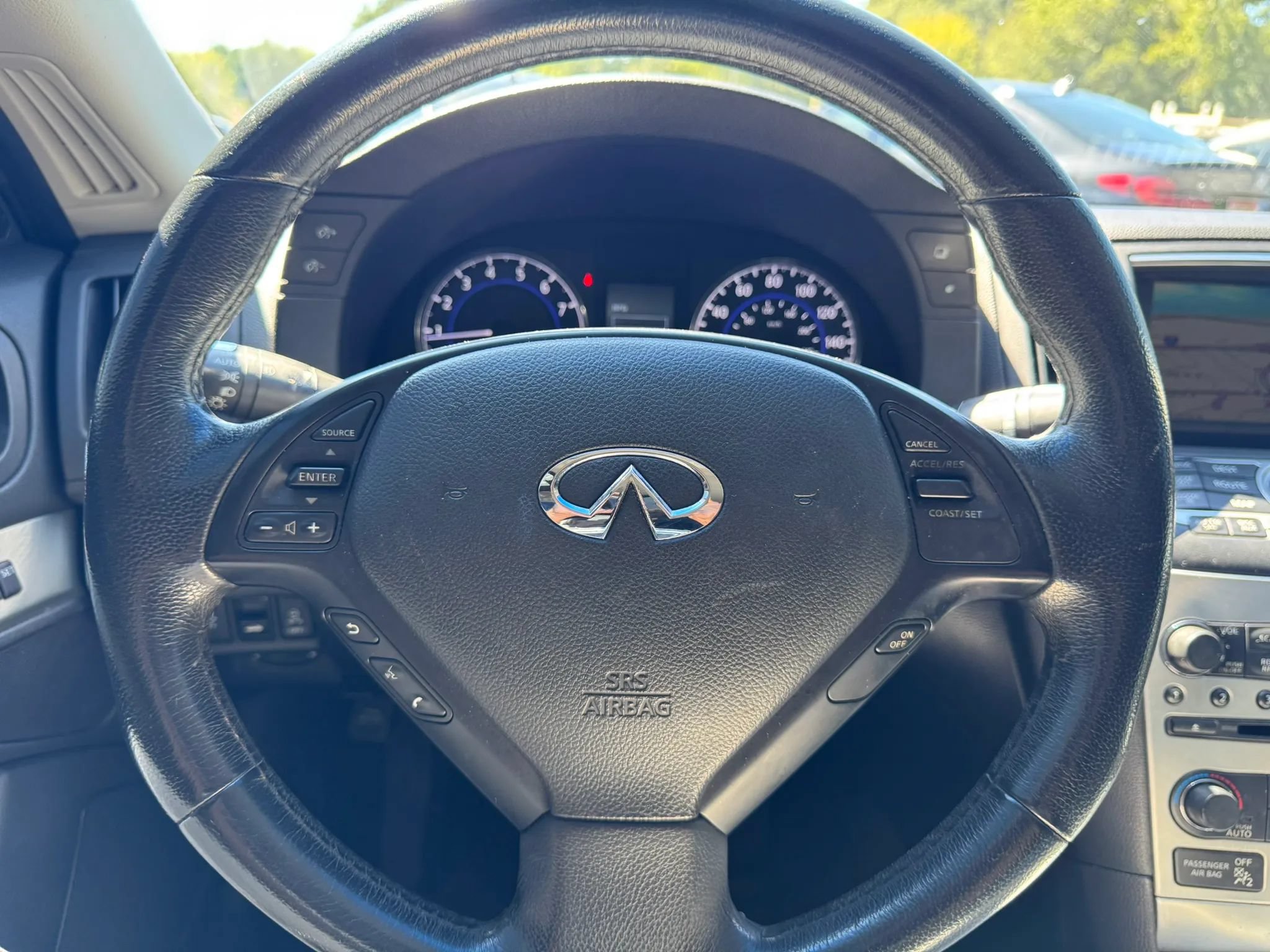 Used 2015 INFINITI Q60 Convertible w/ Premium Package RWD image 16