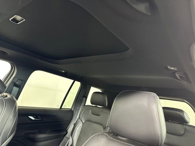 Used 2023 Jeep Grand Cherokee Altitude image 12