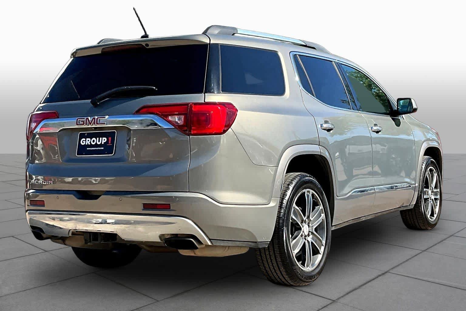 Used 2019 GMC Acadia Denali image 13