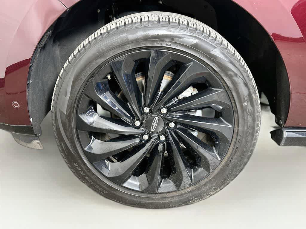 Used 2020 Lincoln Navigator Black Label w/ Cargo Convenience Package AWD/4WD image 8