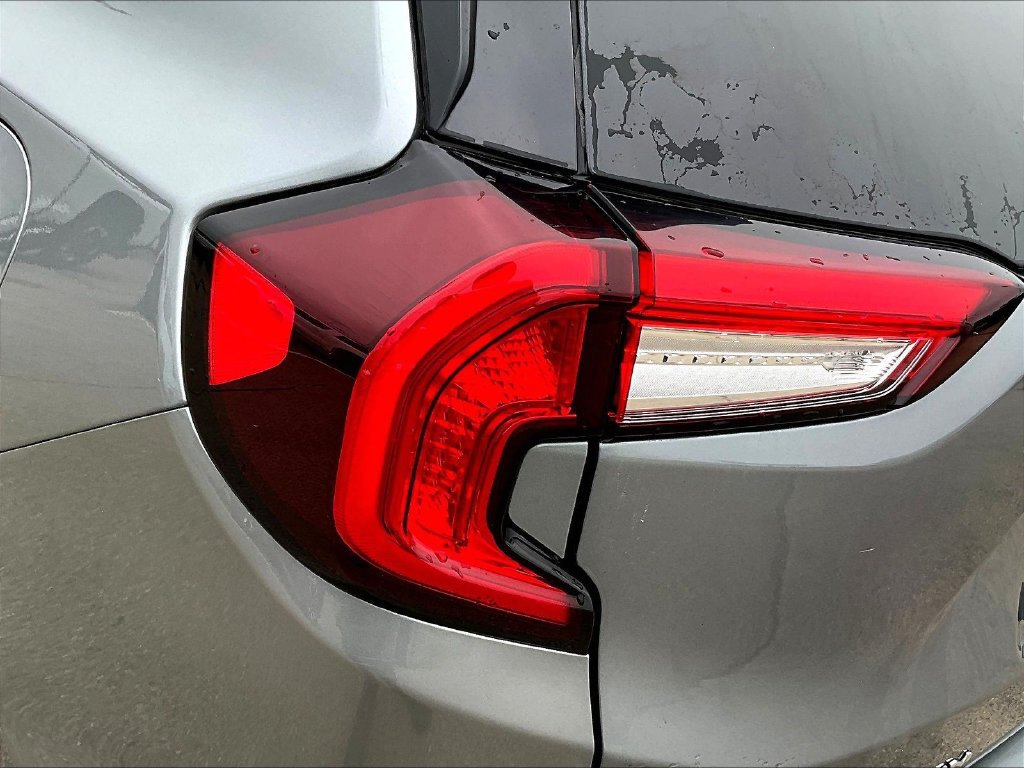 Used 2023 GMC Terrain SLT AWD/4WD image 28