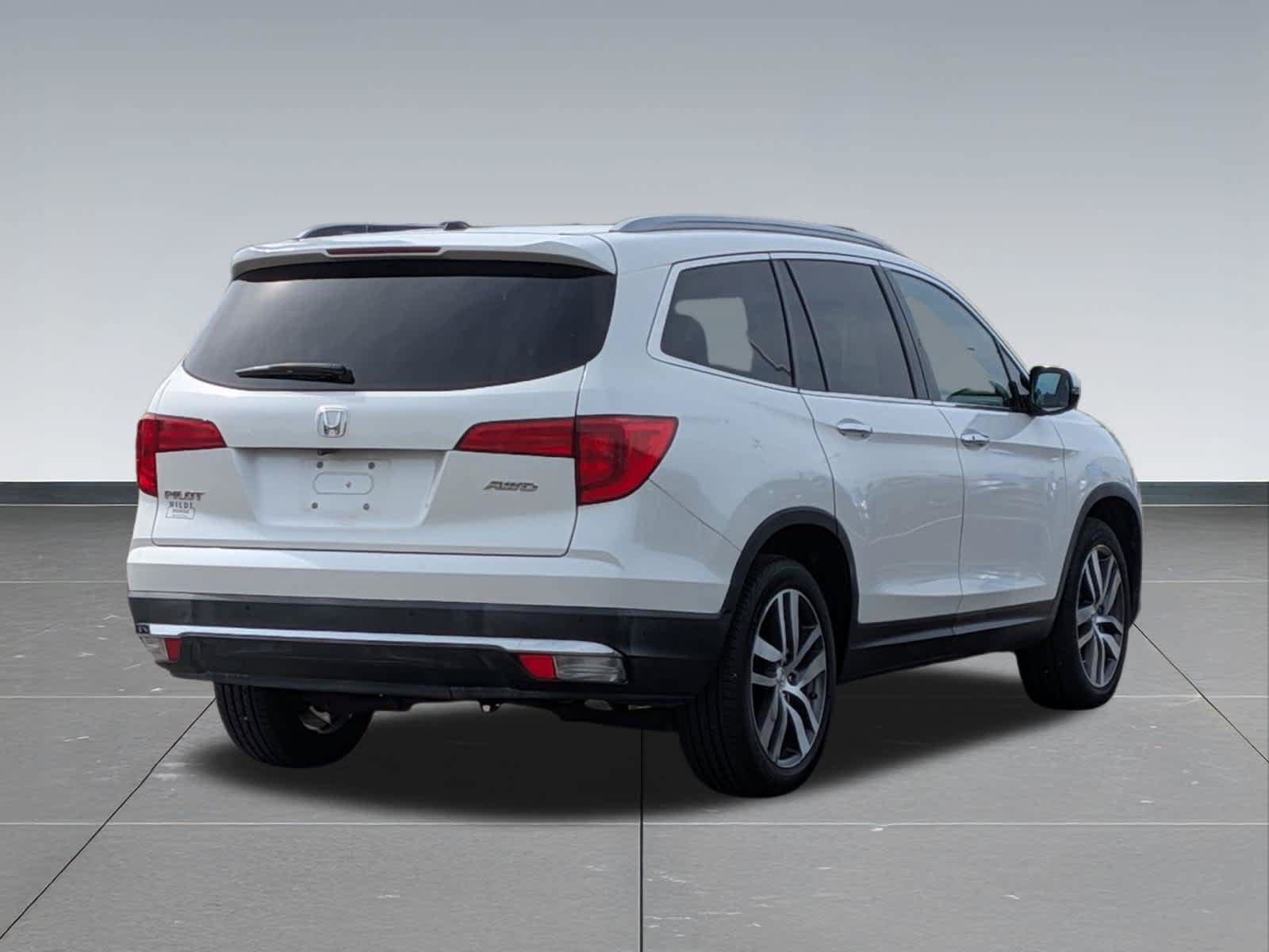 Used 2017 Honda Pilot Elite image 5