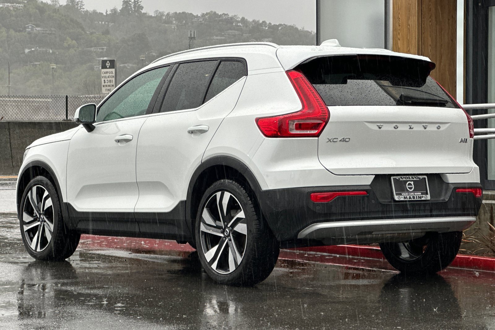 Used 2023 Volvo XC40 B5 Ultimate w/ Protection Package Premier image 6