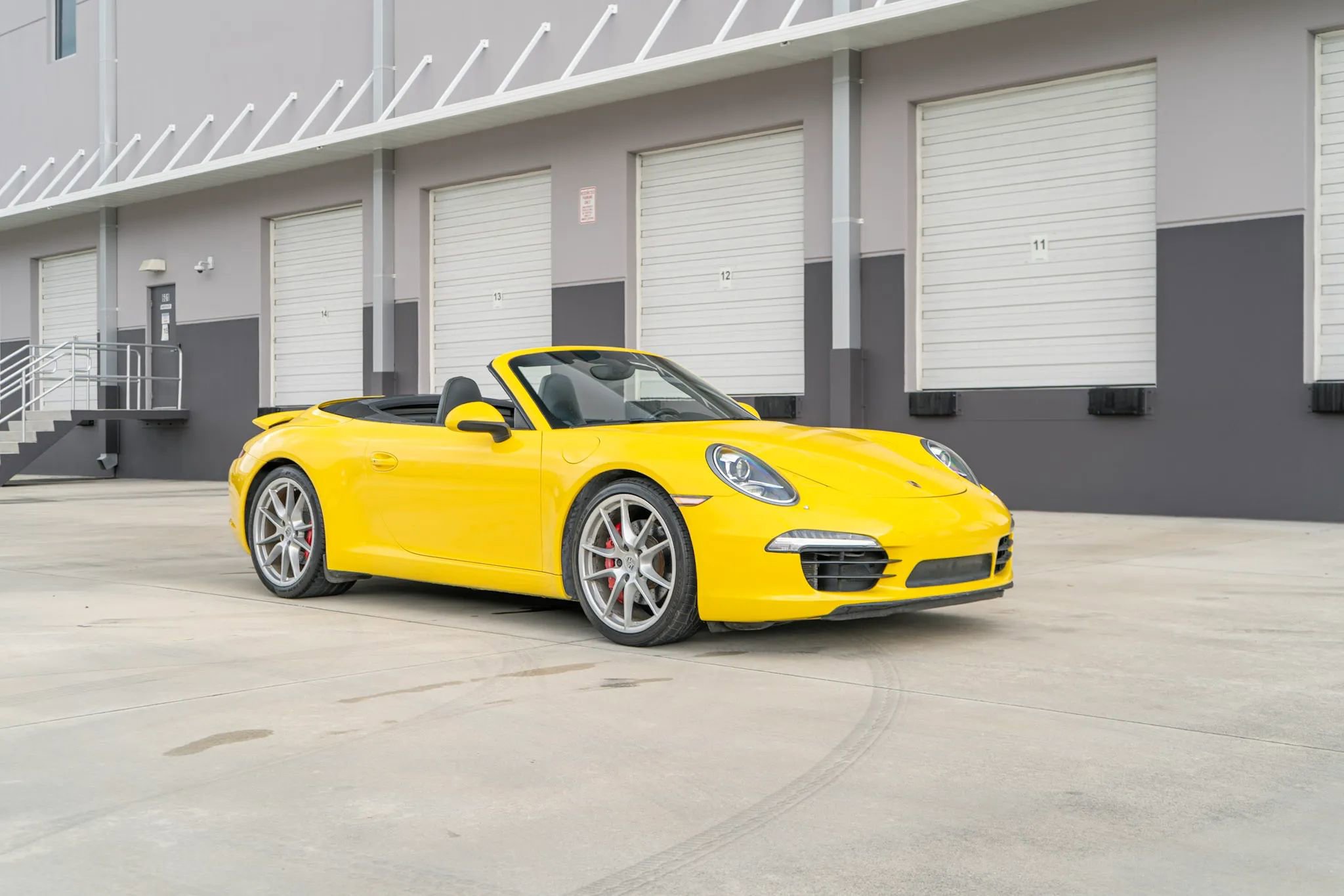 Used 2015 Porsche 911 Carrera S image 7