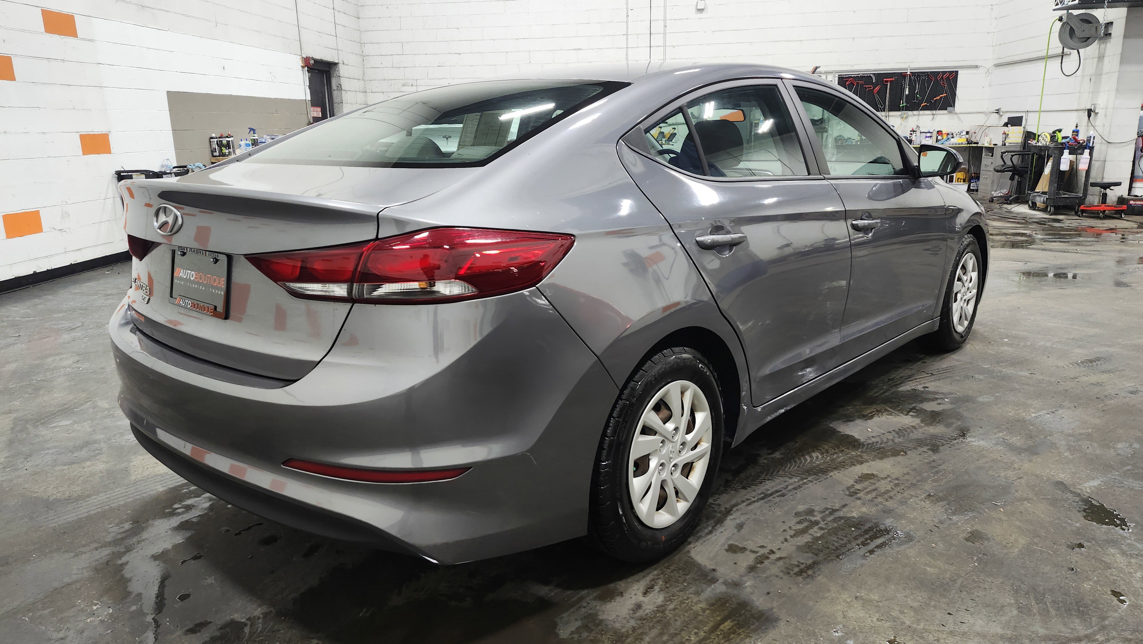 Used 2018 Hyundai Elantra SE image 15