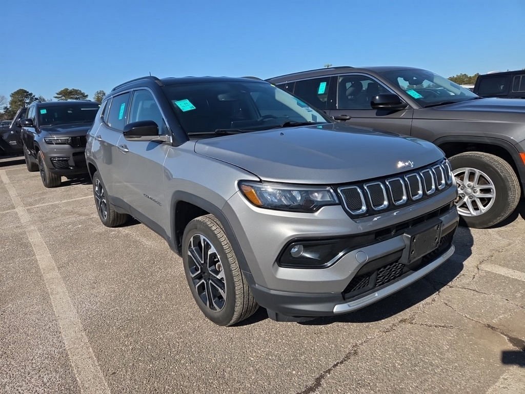 Used 2022 Jeep Compass Limited image 3