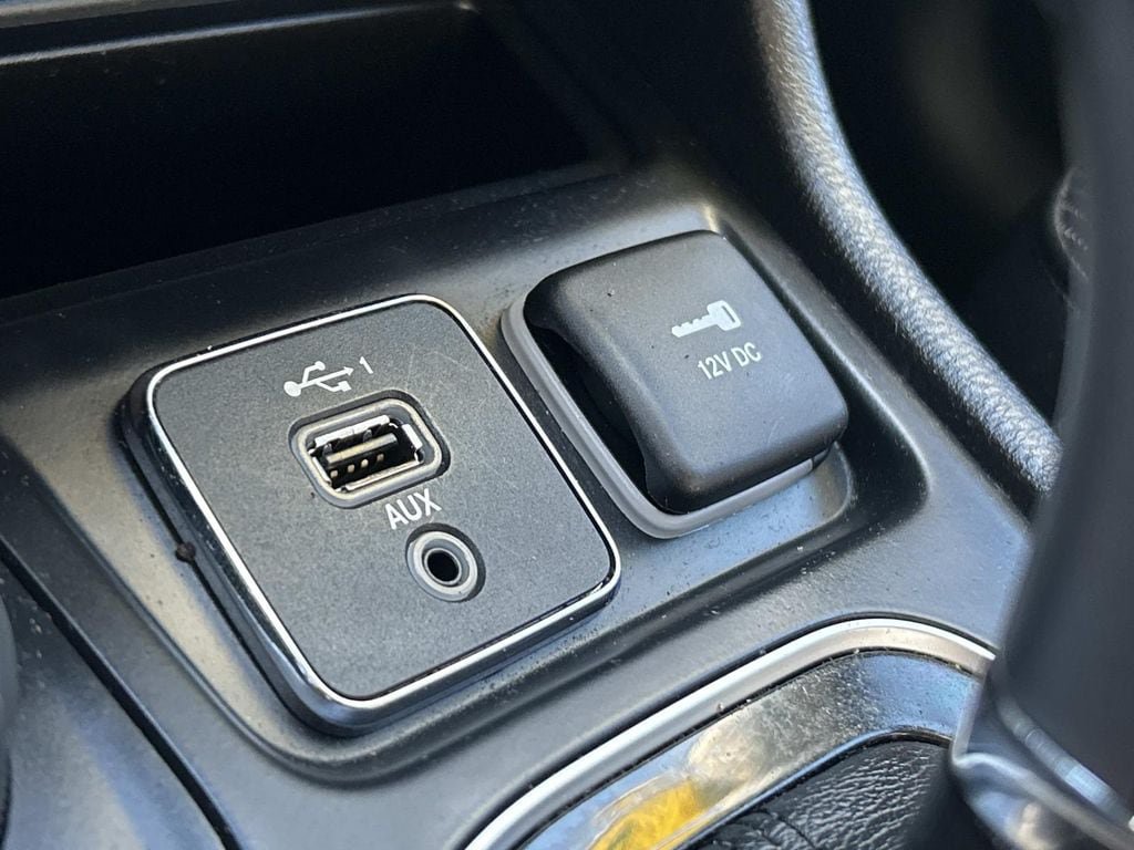 Used 2019 Jeep Cherokee Limited AWD/4WD image 27