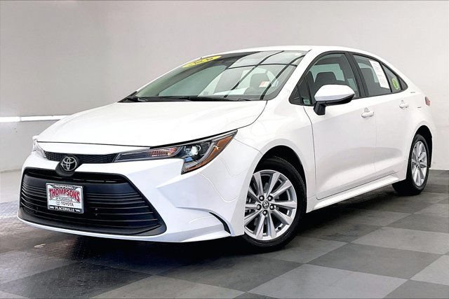 Used 2026 Toyota Corolla LE w/ LE Premium Package FWD image 12