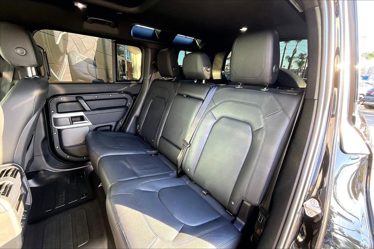 Used 2024 Land Rover Defender 110 S image 26