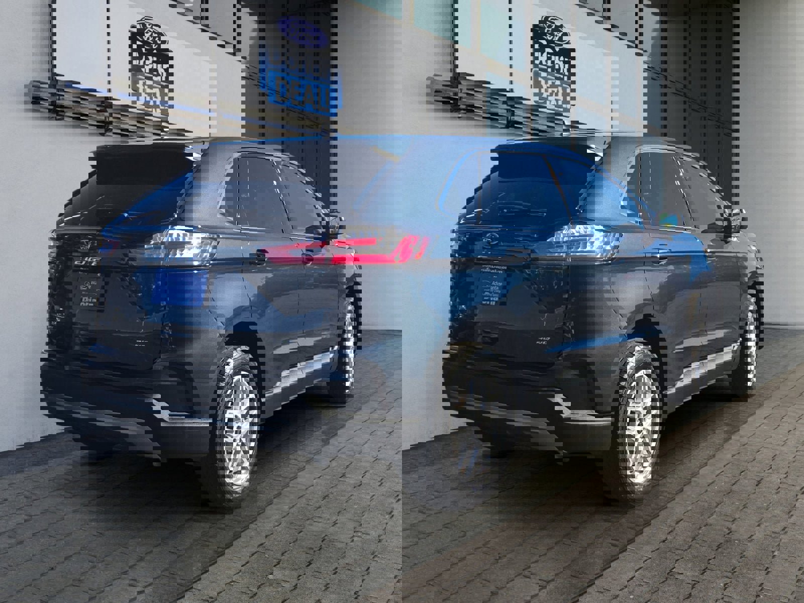 Certified 2023 Ford Edge SEL w/ Convenience Package image 3