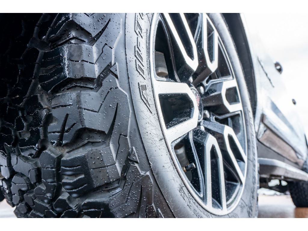 Used 2023 GMC Yukon Denali image 9