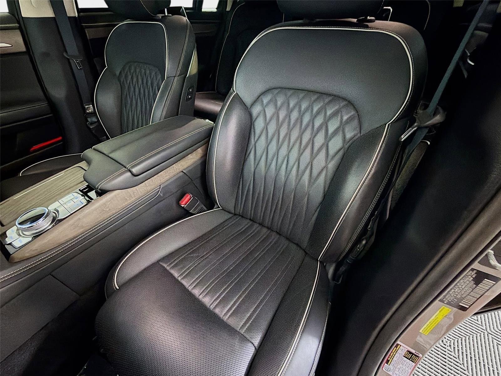 Certified 2022 Genesis G90 5.0 Ultimate RWD image 11