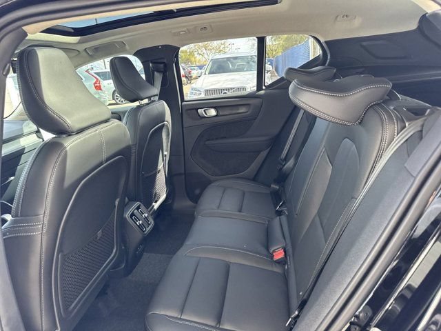 Certified 2025 Volvo XC40 B5 Core w/ Protection Package Premier AWD/4WD image 19