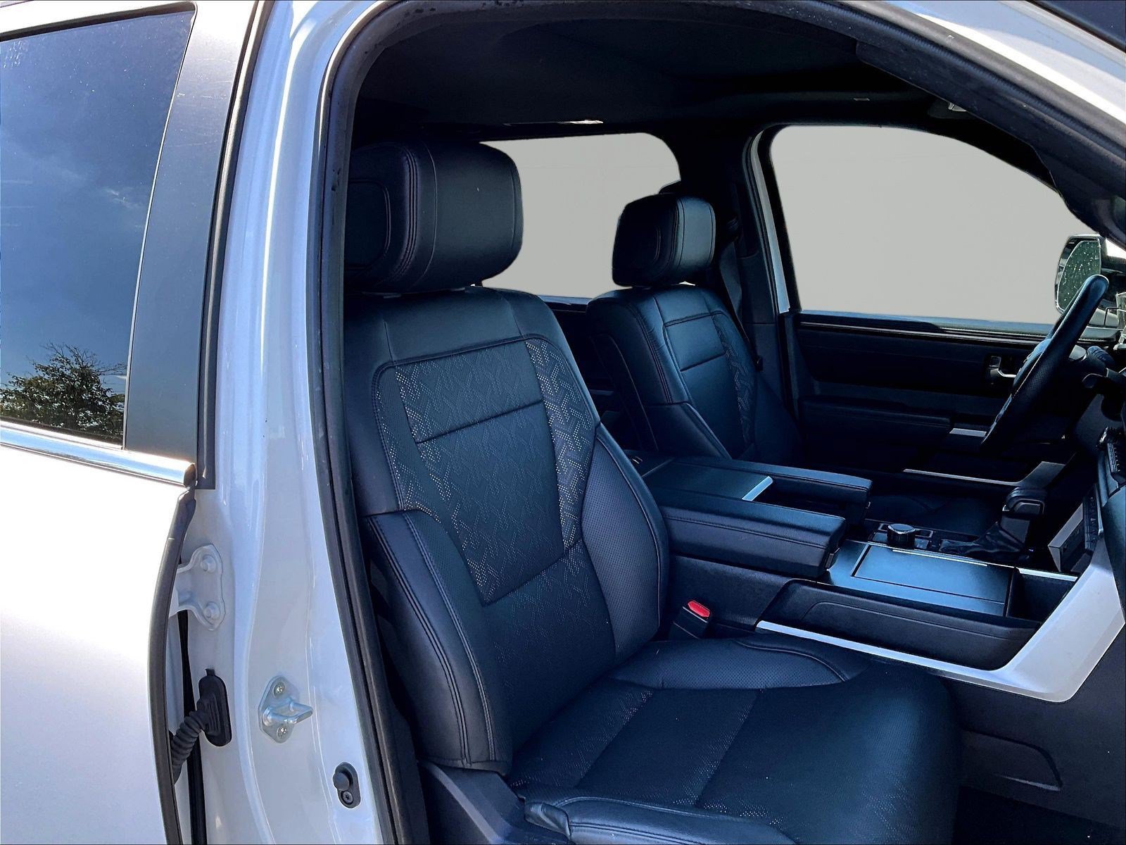 Used 2025 Toyota Sequoia SR5 w/ SR5 Premium Package AWD/4WD image 29