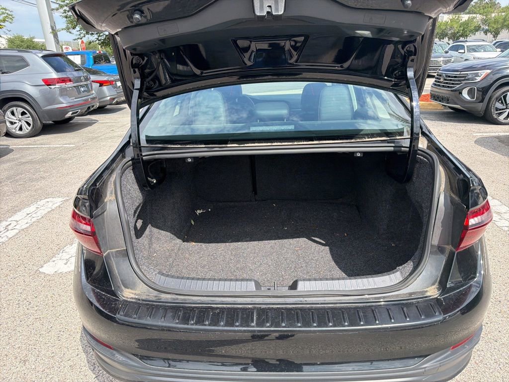 Used 2023 Volkswagen Jetta SE FWD image 13