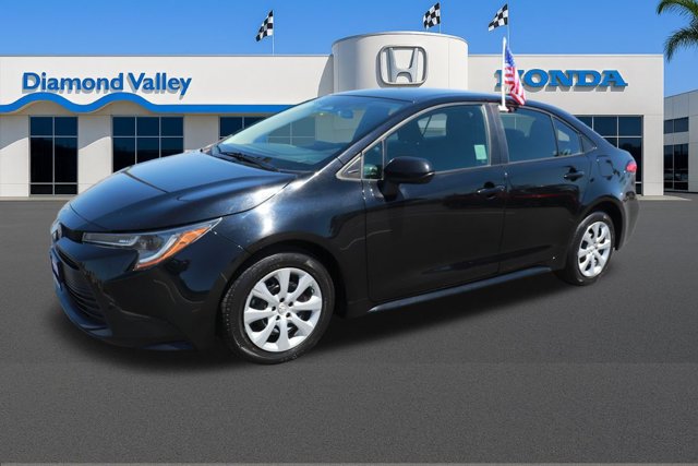 Used 2023 Toyota Corolla LE FWD image 3