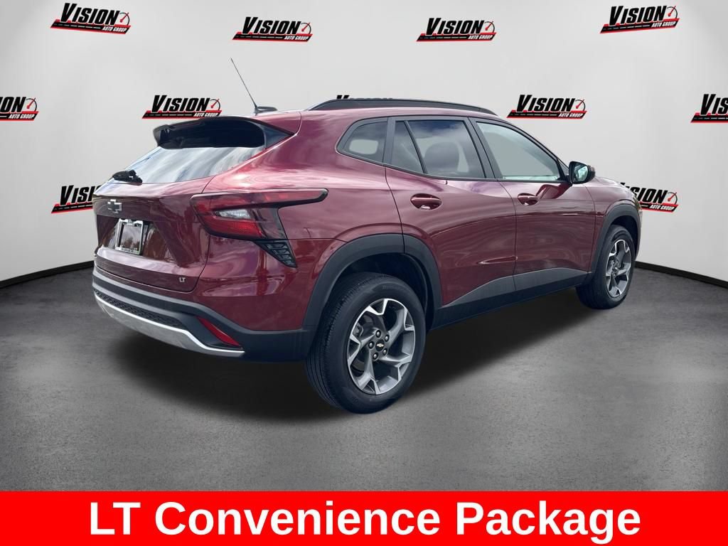 Used 2024 Chevrolet Trax LT w/ Driver Confidence Package FWD image 5