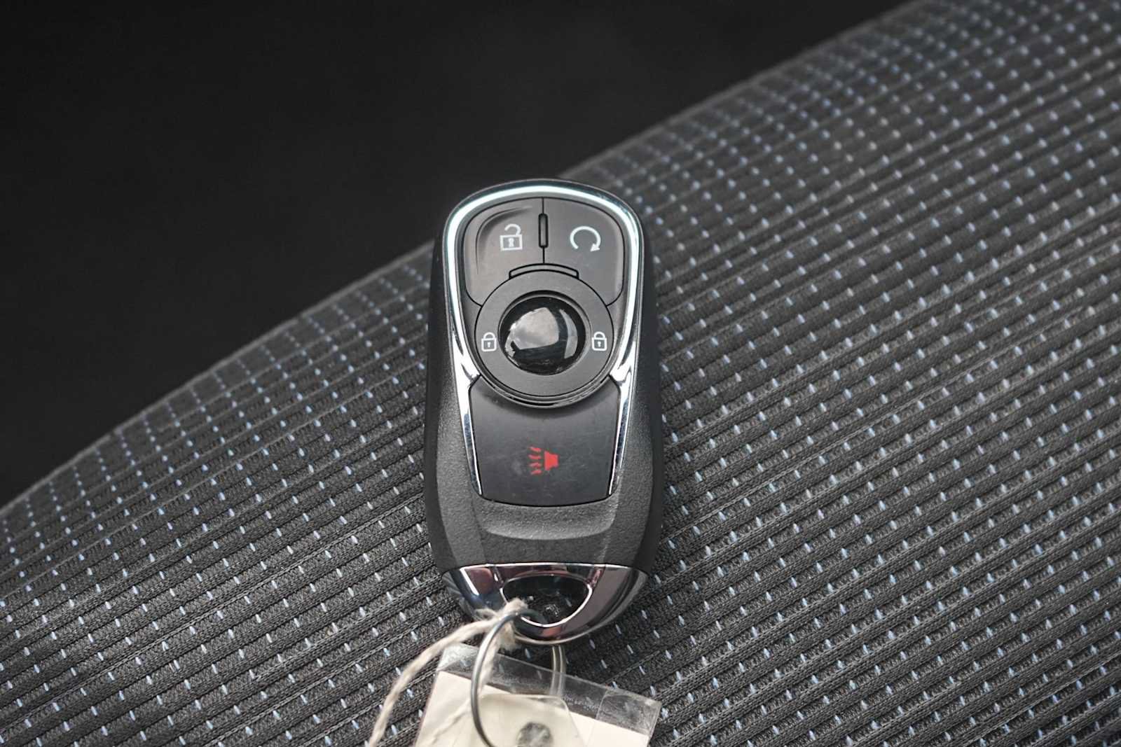 Used 2025 Buick Envista Preferred FWD image 28