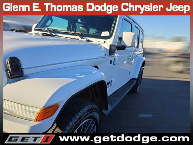 Used 2022 Jeep Wrangler Unlimited Sahara image 4