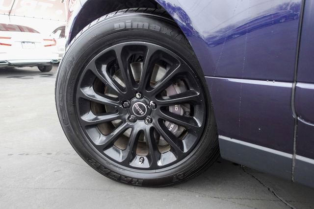 Used 2019 Land Rover Range Rover HSE image 10