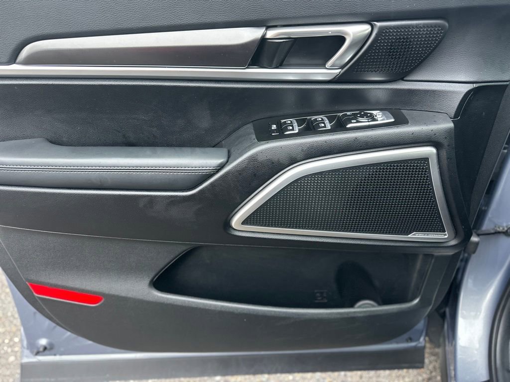 Used 2024 Kia Telluride S image 16