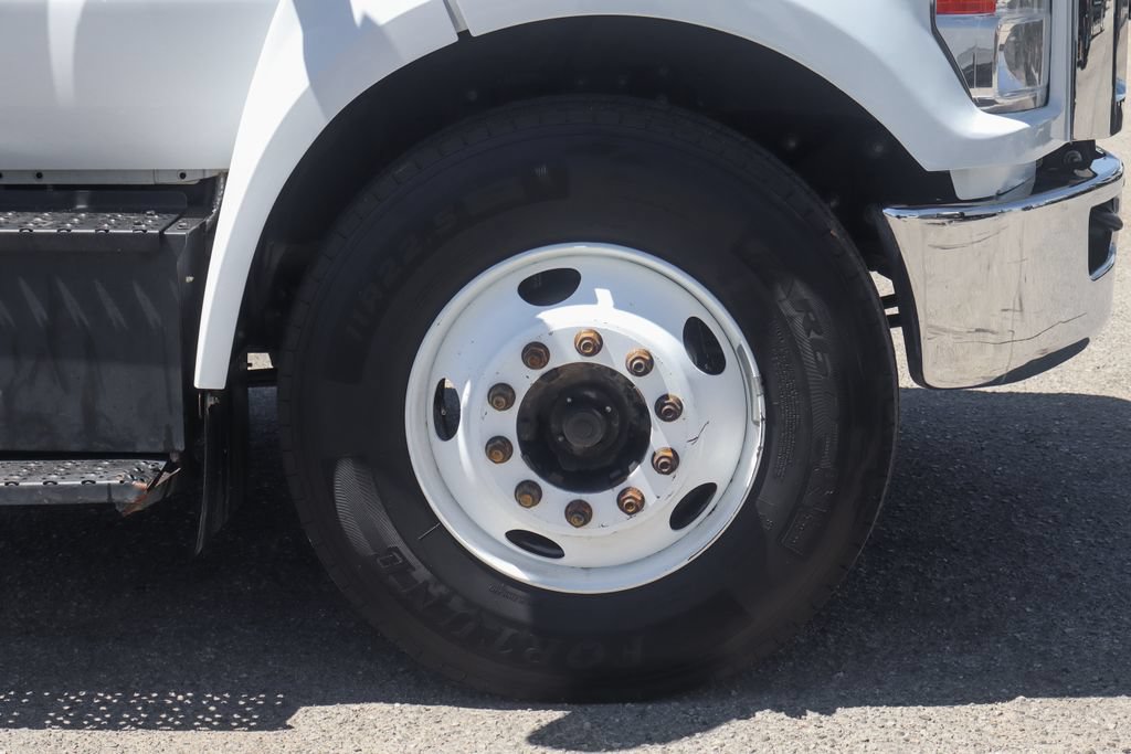 Used 2022 Ford F650 2WD Regular Cab Super Duty image 35