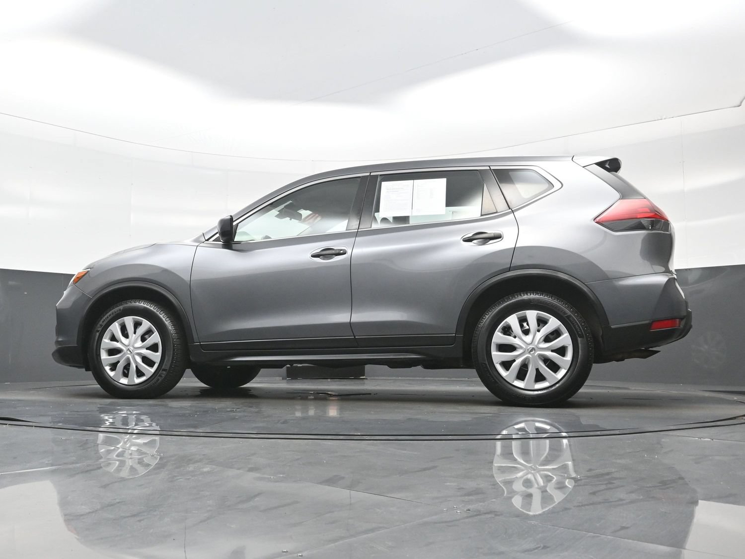 Used 2020 Nissan Rogue S FWD image 26