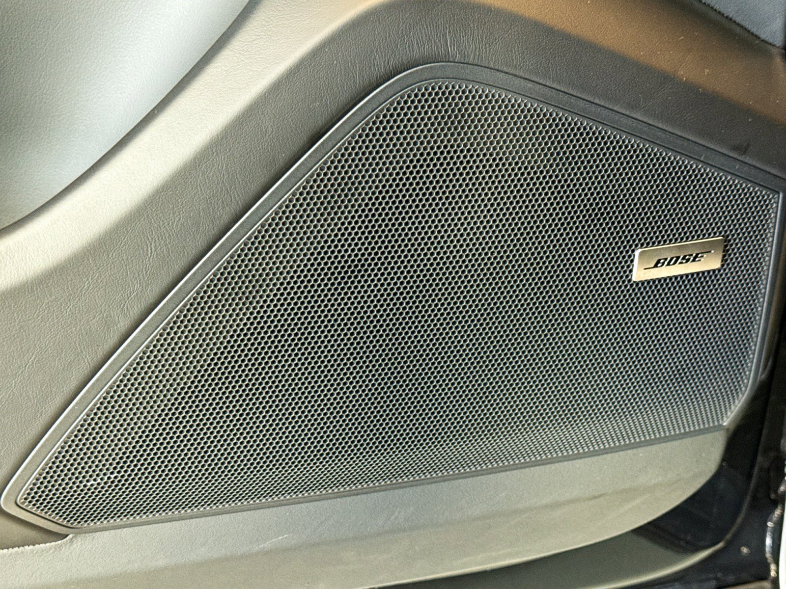 Certified 2025 Porsche Cayenne image 12