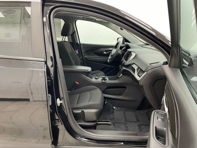 Certified 2022 GMC Terrain SLE w/ Driver Convenience Package image 14