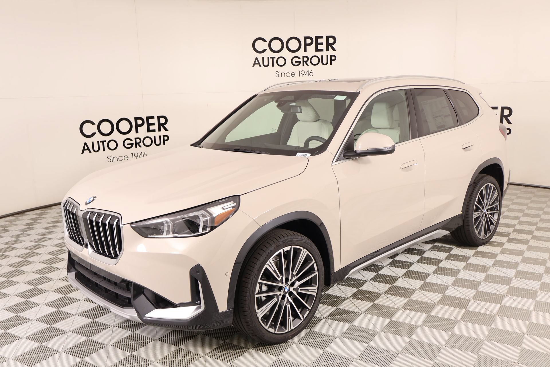 New 2026 BMW X1 xDrive28i w/ Technology Package AWD/4WD image 9