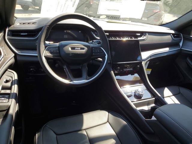 New 2025 Jeep Grand Cherokee Limited w/ Luxury Tech Group II image 7