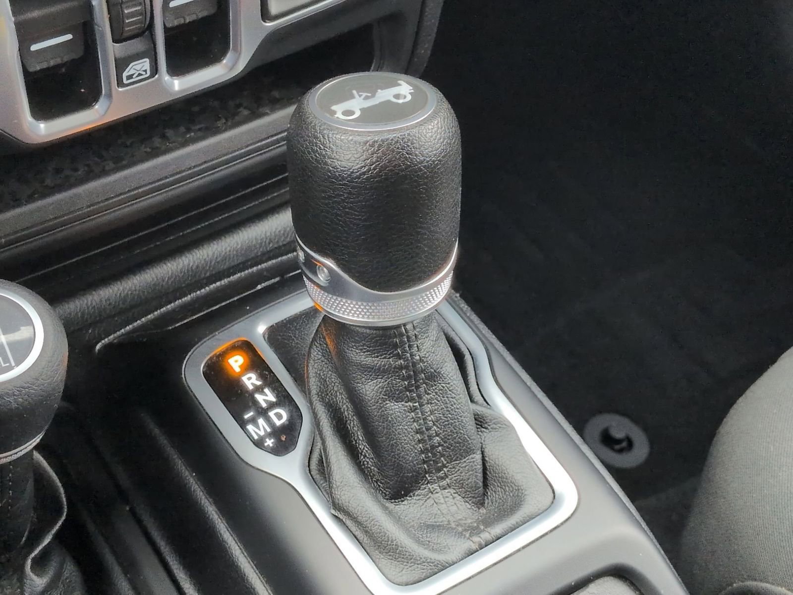 Used 2018 Jeep Wrangler Unlimited Sport S image 42