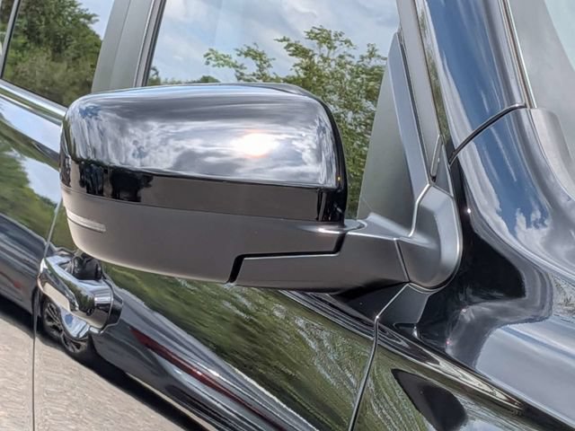 Used 2025 Honda Pilot EX-L image 10