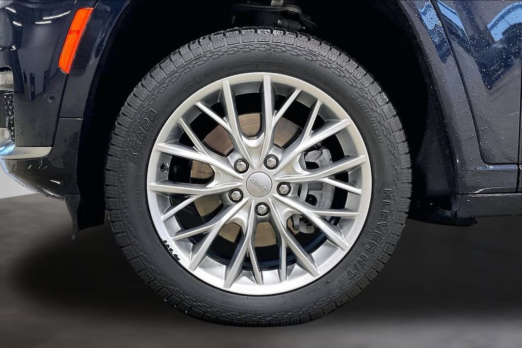 Used 2024 Jeep Grand Cherokee L Summit w/ Advanced Protech Group IV AWD/4WD image 35