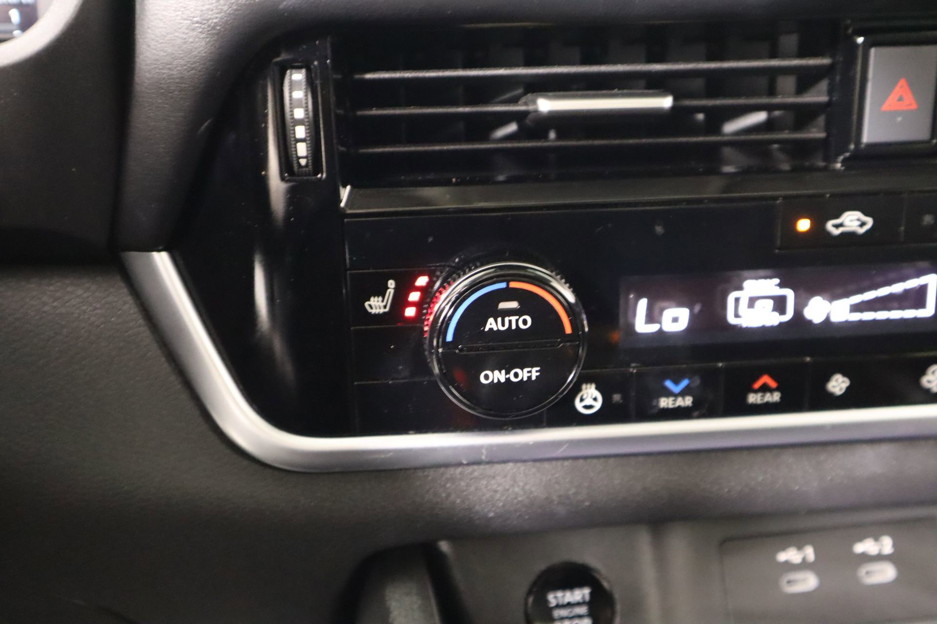 Used 2025 Nissan Rogue SL w/ SL Premium Package AWD/4WD image 8