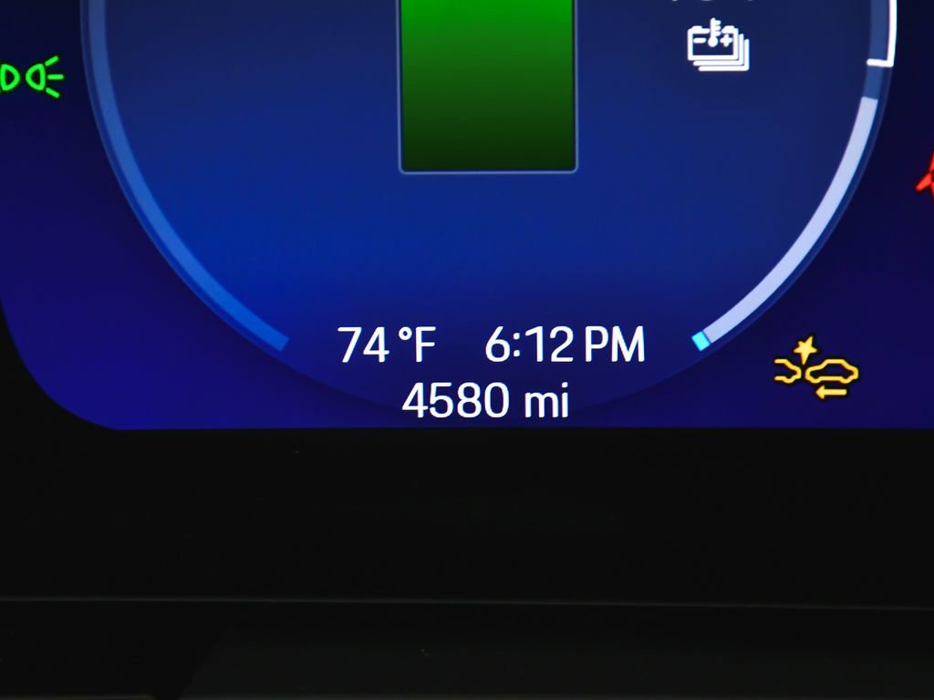 Used 2025 Porsche Macan 4 Electric AWD/4WD image 22