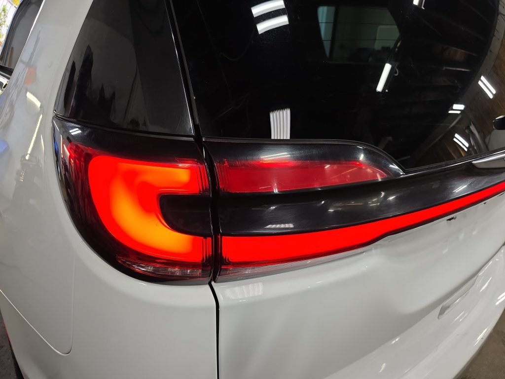 Used 2023 Chrysler Pacifica Touring-L FWD image 35