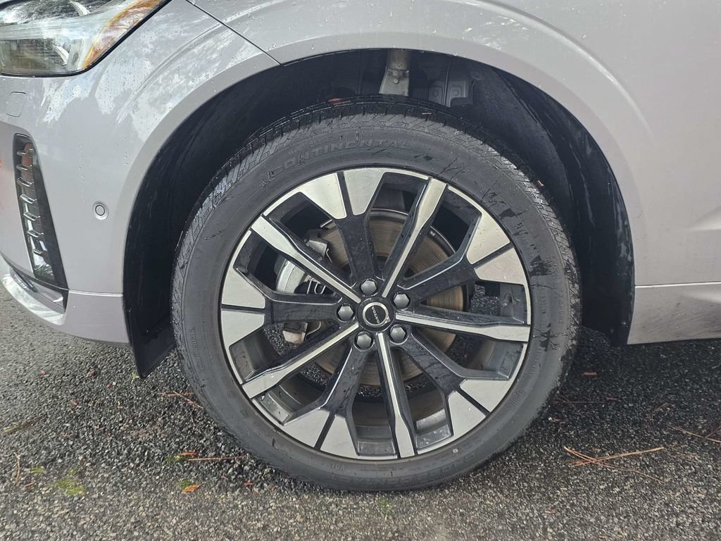 Certified 2026 Volvo XC60 B5 Plus AWD/4WD image 10