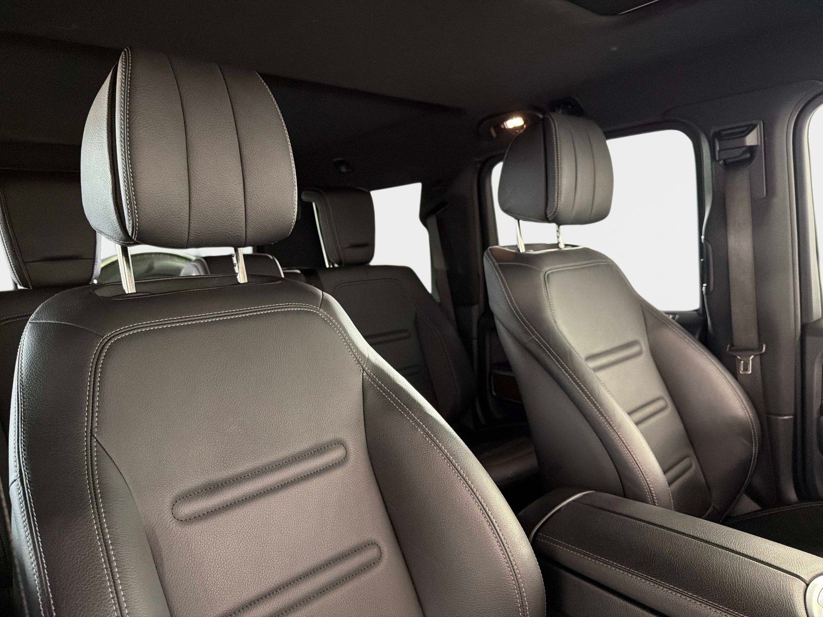 Used 2024 Mercedes-Benz G 550 image 24