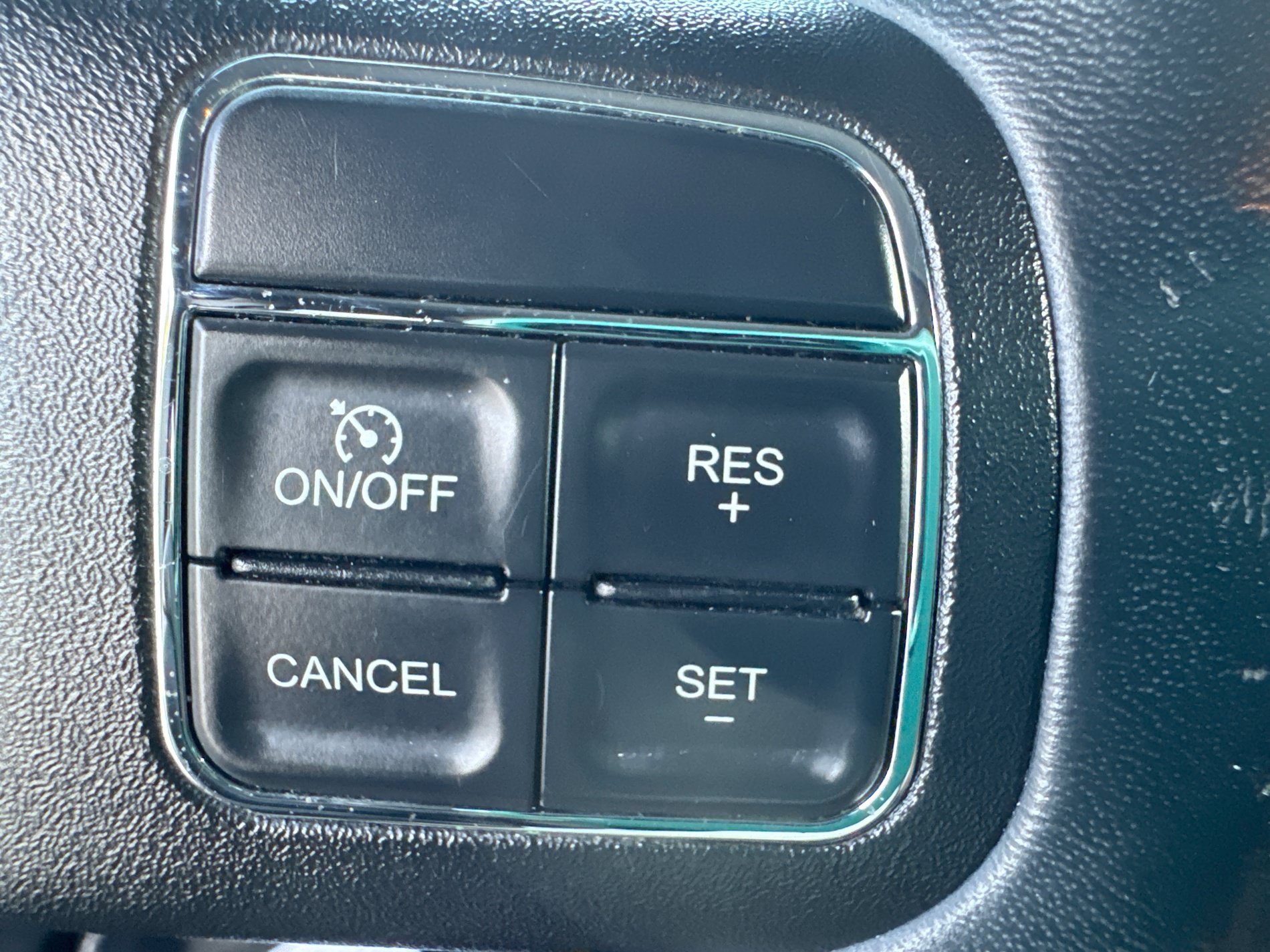 Used 2016 Jeep Wrangler Unlimited Rubicon w/ Connectivity Group AWD/4WD image 23