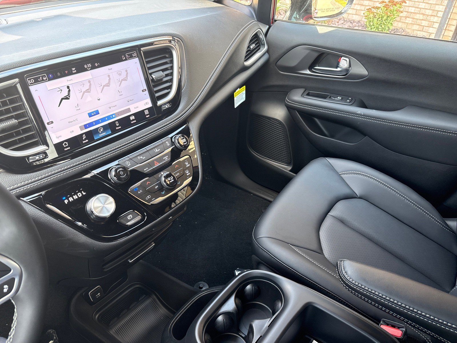 New 2026 Chrysler Pacifica Select image 16
