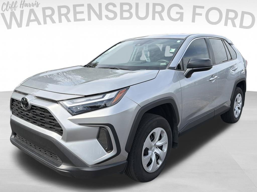 Used 2024 Toyota RAV4 LE FWD image 3