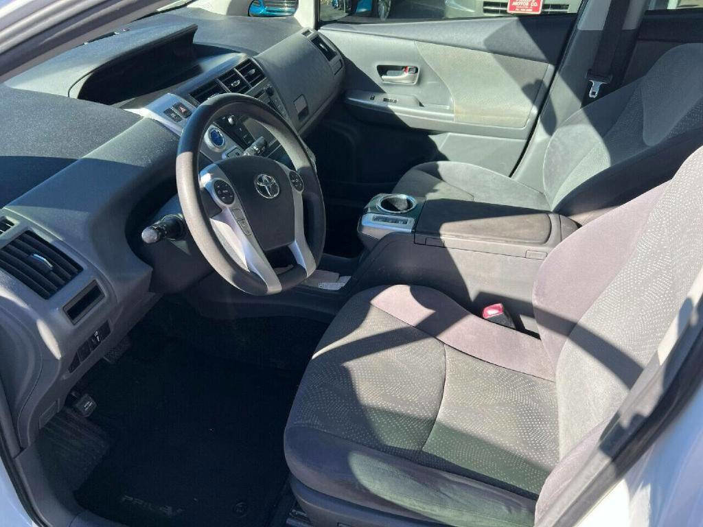 Used 2013 Toyota Prius V Five image 11