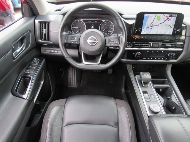 Used 2023 Nissan Pathfinder SL image 14
