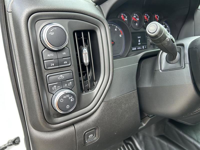 Used 2024 GMC Sierra 3500 Pro w/ Convenience Package image 12