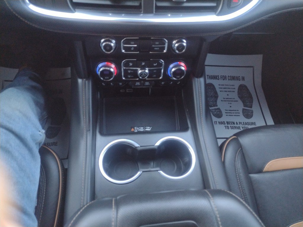 Used 2024 GMC Yukon AT4 w/ AT4 Premium Package image 18