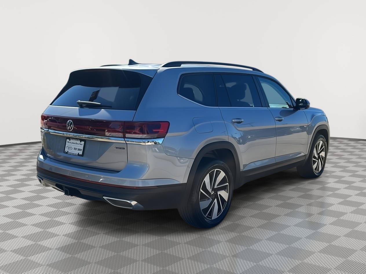 Used 2025 Volkswagen Atlas SE AWD/4WD image 5