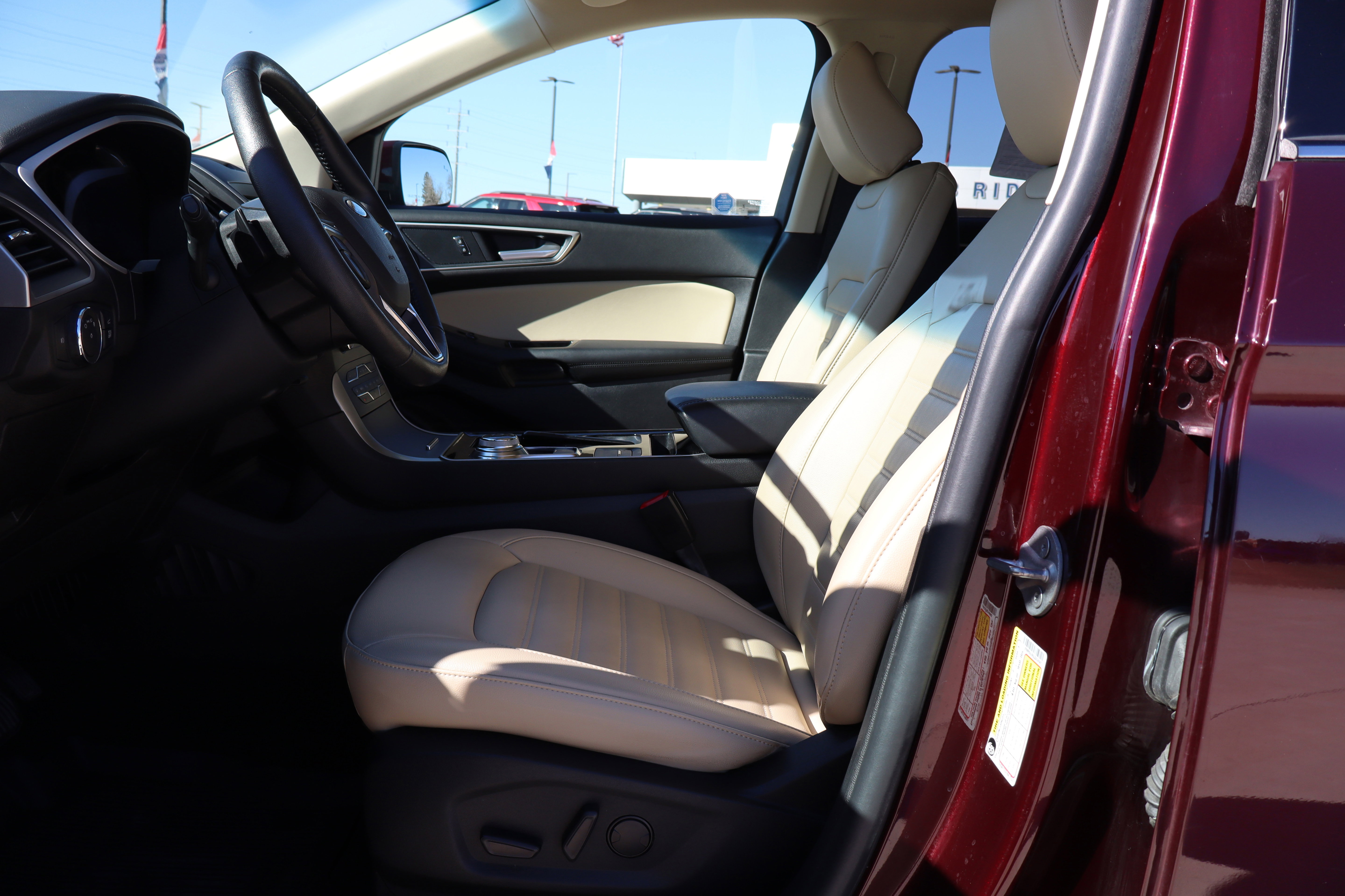 Used 2020 Ford Edge SEL w/ Convenience Package image 9