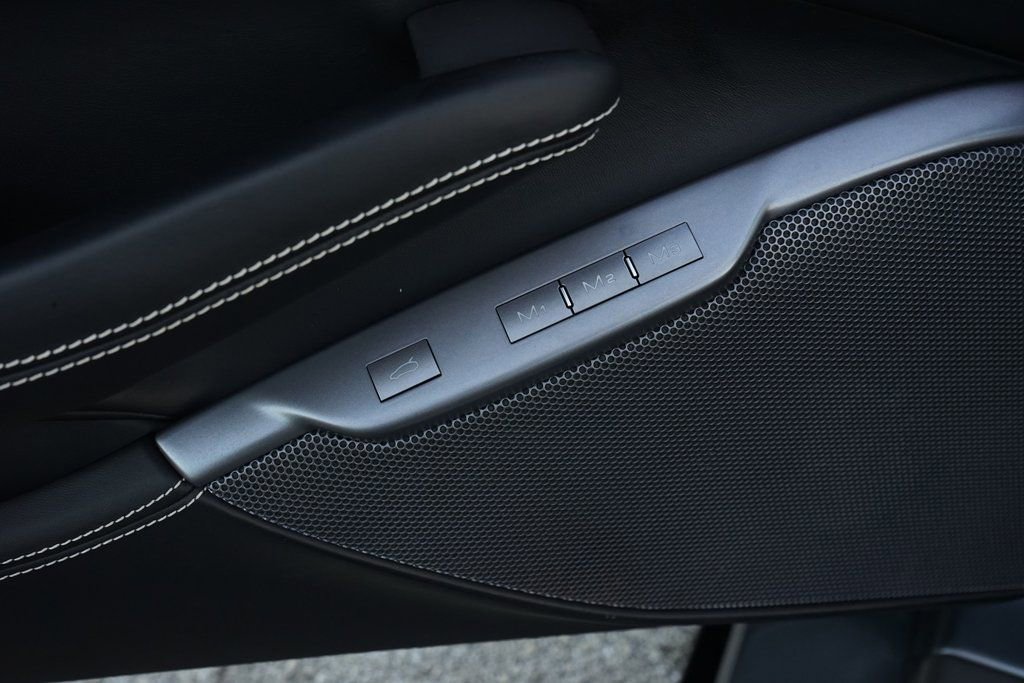 Used 2019 Ferrari Portofino image 22